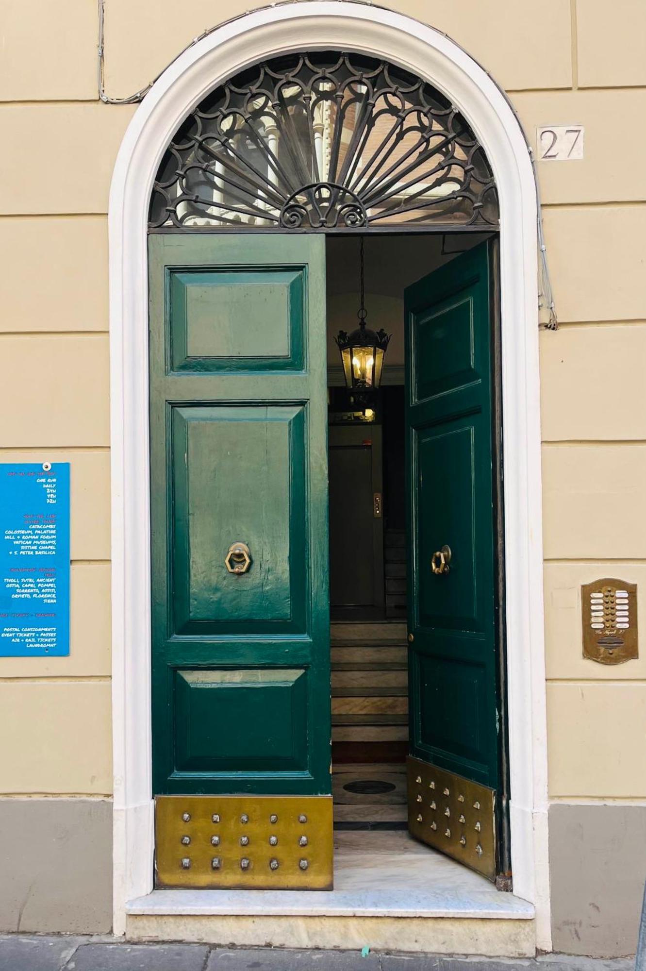 Via Napoli Apartments روما المظهر الخارجي الصورة
